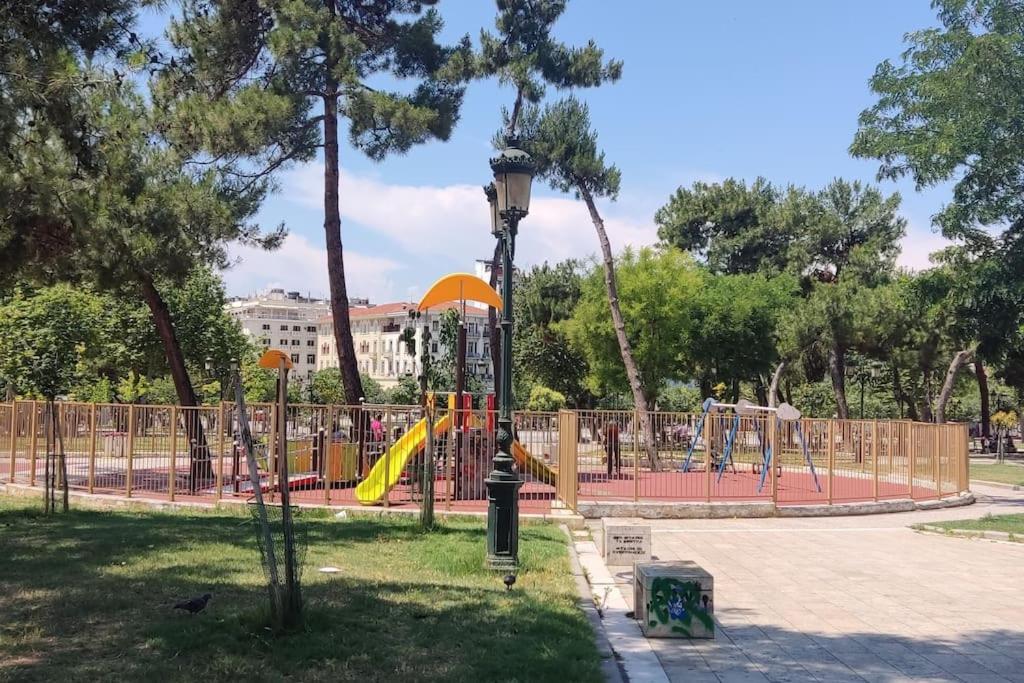 Sage Serenity Central Appartment Thessaloniki Buitenkant foto